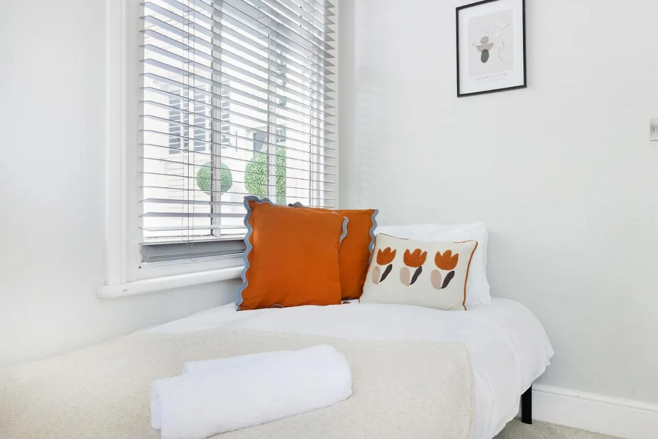 Spacious 2 Bedroom Apartment In Park Estate Nottingham