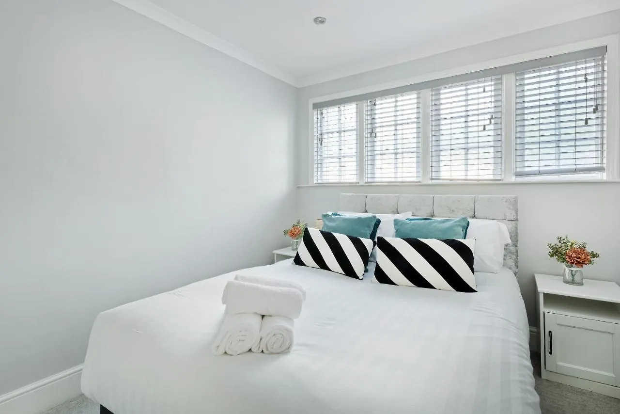Spacious 2 Bedroom Apartment In Park Estate Nottingham